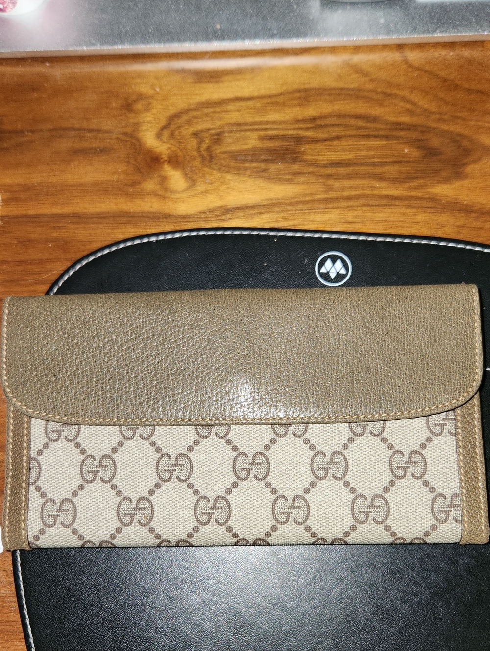 70's Vintage Gucci Wallet - Picture 7 of 9